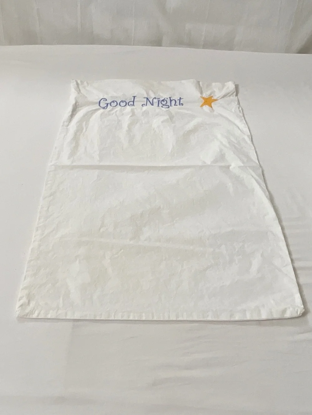SLEEPING PARTNERS Vintage Embroidered Pillowcases Pair White